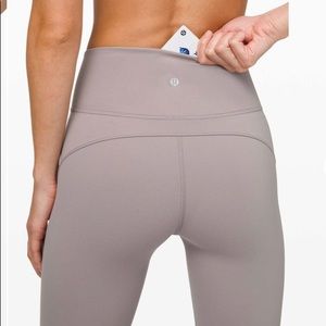 In-Movement Crop 23” / Dark Chrome